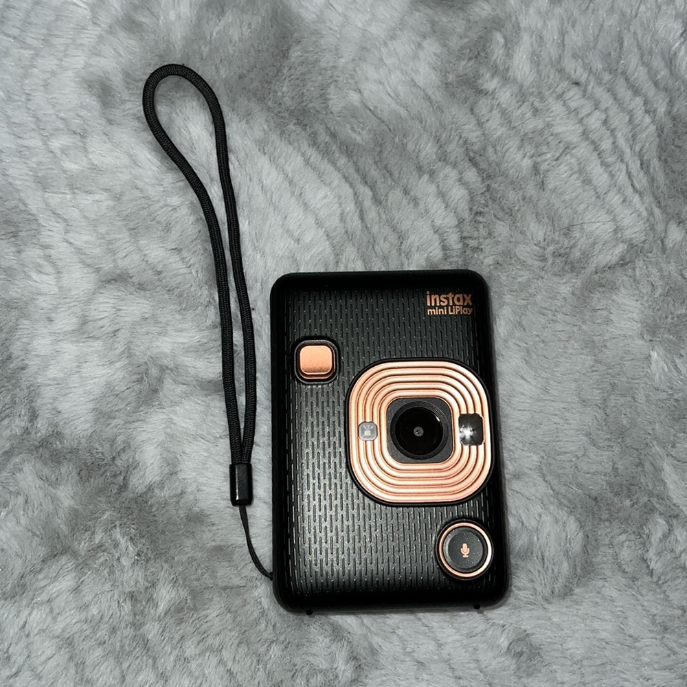 Instax Mini 11 Liplay. Fujifilm. Instant prints!